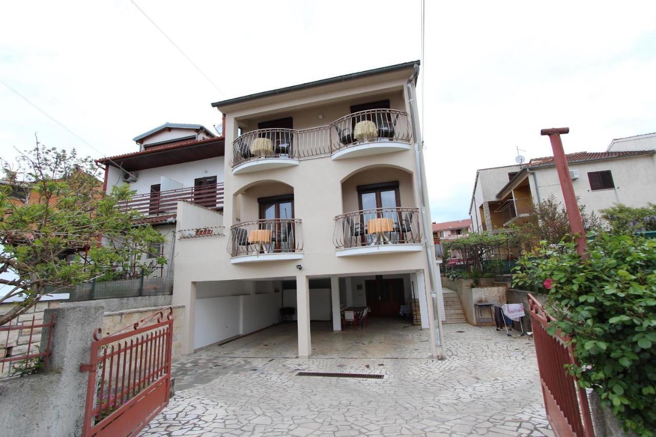 Apartments Fabris 로비니 외부 사진